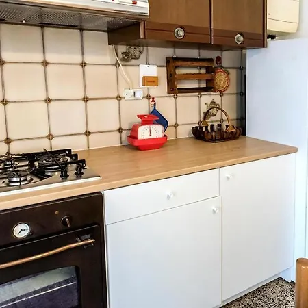 Quadrilocale Con Giardino E Posto Auto A - S266 *