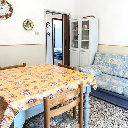 Apartment Quadrilocale Con Giardino E Posto Auto A - S266