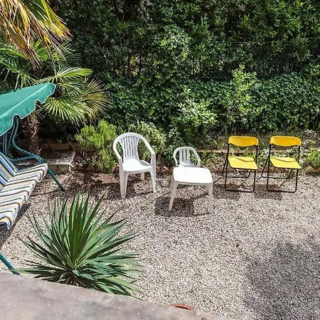 Apartment Quadrilocale Con Giardino E Posto Auto A - S266 *