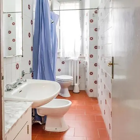Apartment Quadrilocale Con Giardino E Posto Auto A - S266