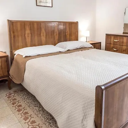 Quadrilocale Con Giardino E Posto Auto A - S266