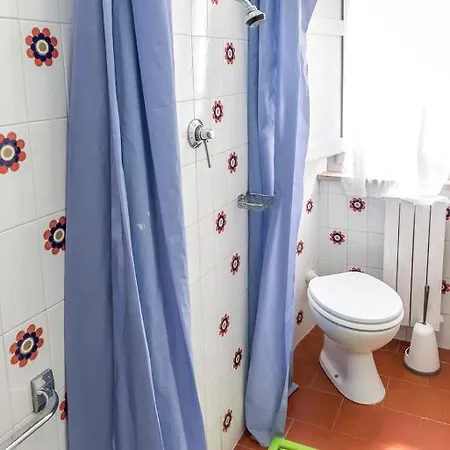Apartment Quadrilocale Con Giardino E Posto Auto A - S266